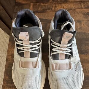 On Cloud Nova Running Athletic Shoes in Gray and tan
